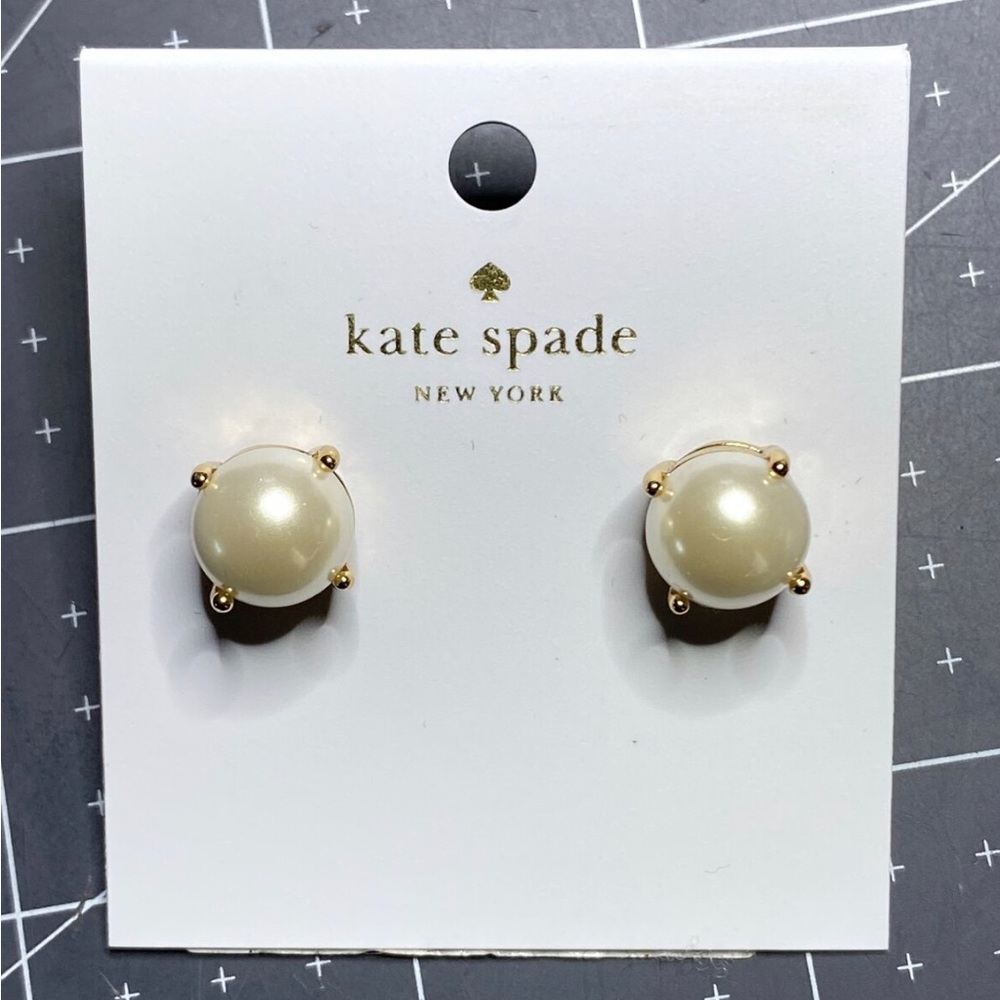 New Kate Spade Pearl Studs. NWT